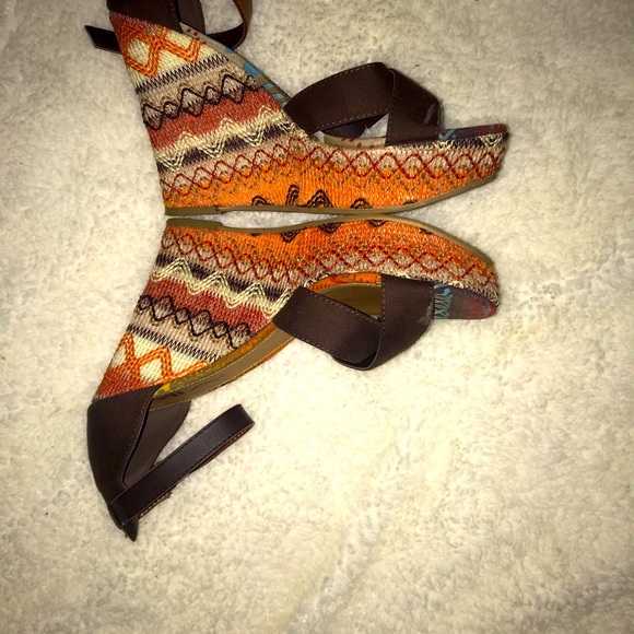 MIA Brown Embroidery Multi Colored Wedge Sandal Sz 8 - Picture 10 of 12